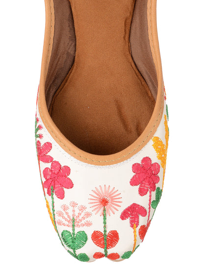 Desi Colour Women Indian Ethnic Footwear-Embellished White Forest Mojari