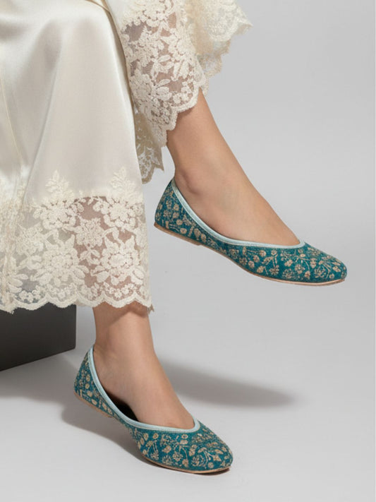 Desi Colour Women Indian Ethnic Footwear-Cushioned Green Emb