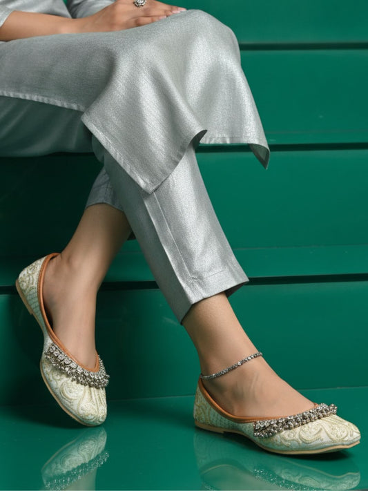 Desi Colour Women Indian Ethnic Footwear-Off White-Gungroo