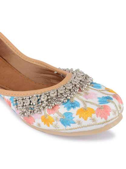 Desi Colour Women Indian Ethnic Footwear-Multi Gungroo