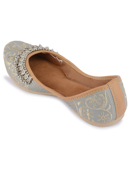 Desi Colour Women Indian Ethnic Footwear-Grey Gungroo