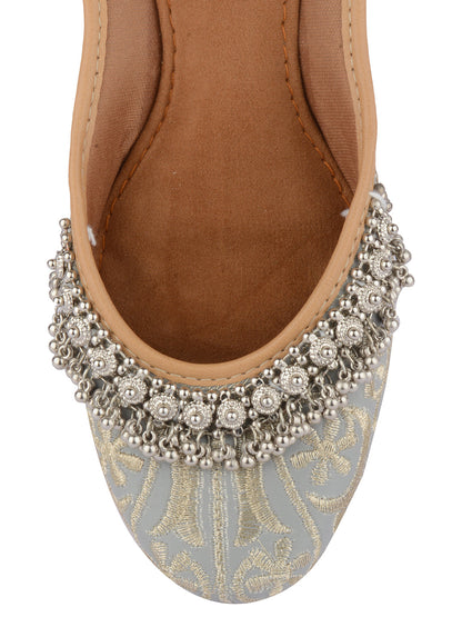 Desi Colour Women Indian Ethnic Footwear-Grey Gungroo