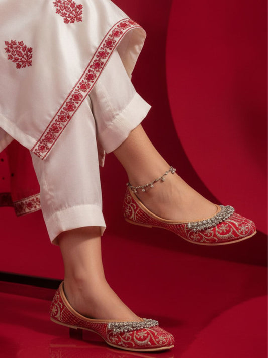 Desi Colour Women Indian Ethnic Footwear-Red Gungroo