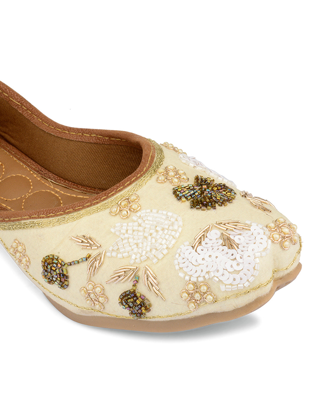Desi Colour Women Indian Ethnic Footwear-Party Wear Off White Emb