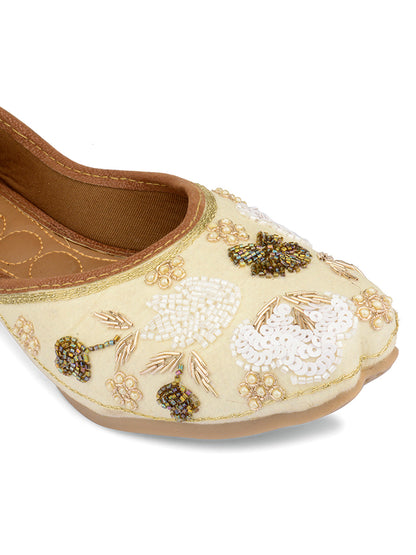 Desi Colour Women Indian Ethnic Footwear-Party Wear Off White Emb