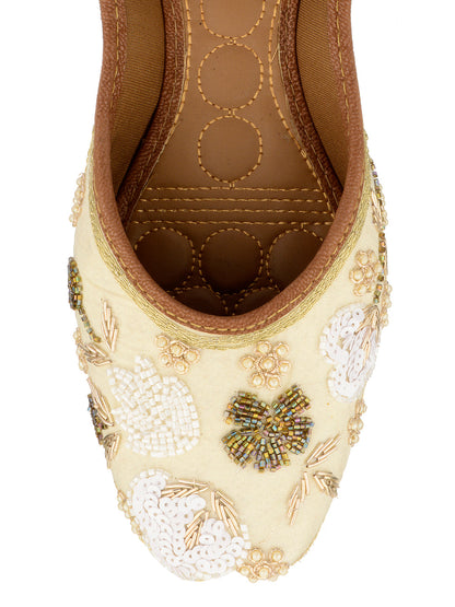 Desi Colour Women Indian Ethnic Footwear-Party Wear Off White Emb