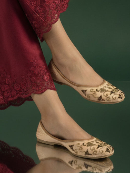 Desi Colour Women Indian Ethnic Footwear-Peach Gold Emb