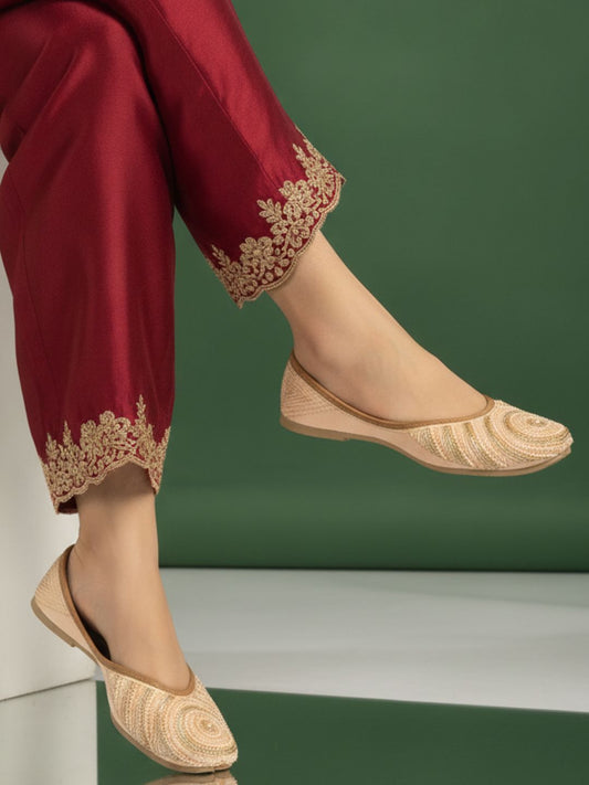 Desi Colour Women Indian Ethnic Footwear-Peach Circle Pearl