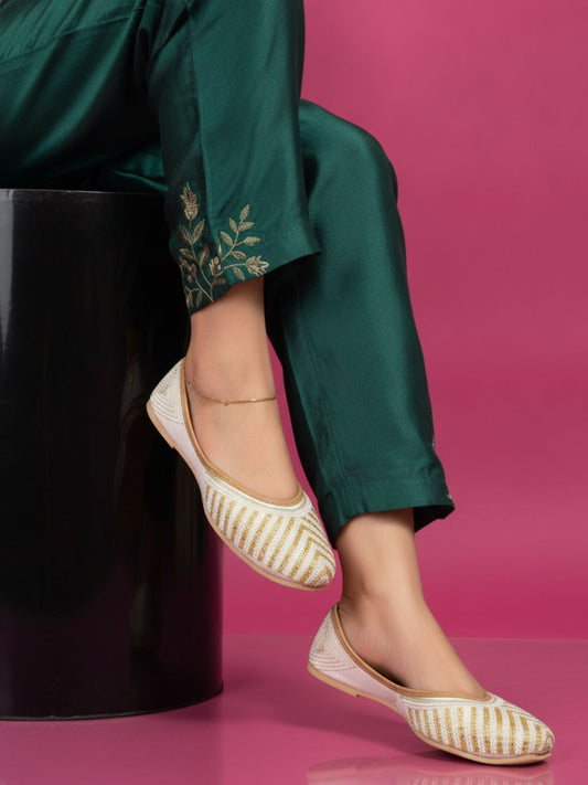 Desi Colour Women Indian Ethnic Footwear-Sleek Pearl-Off white