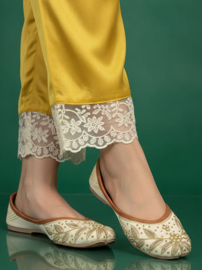 Desi Colour Women Indian Ethnic Footwear-Dabka Off White