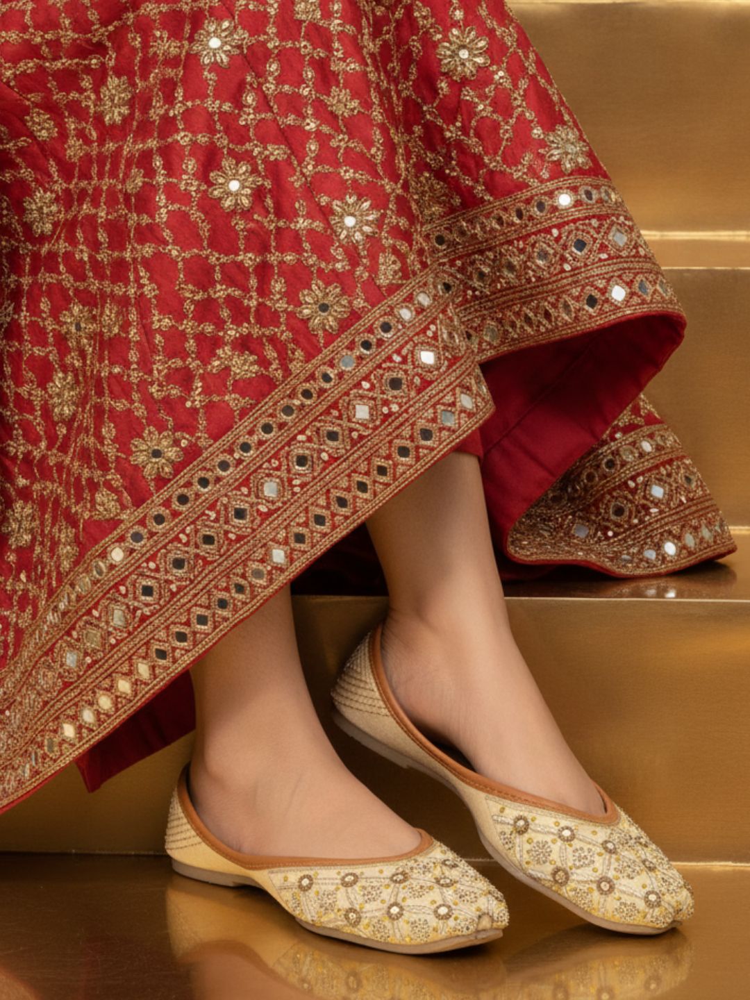 Desi Colour Women Indian Ethnic Footwear-Gold Dabka work
