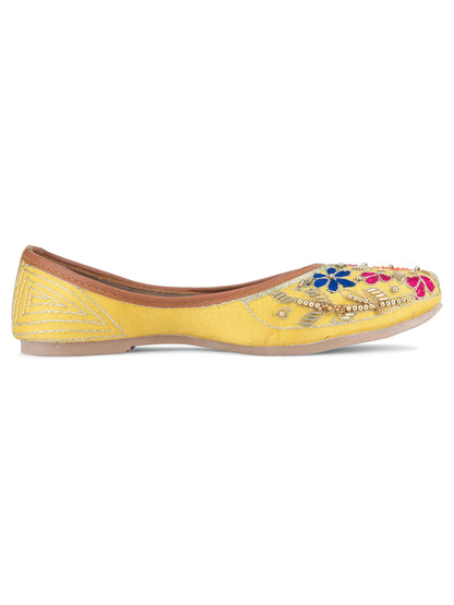 Desi Colour Women Indian Ethnic Footwear-Heavy Emb -16