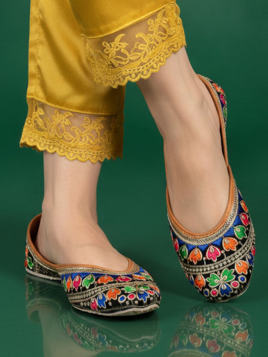 Desi Colour Women Indian Ethnic Footwear-Black Florence