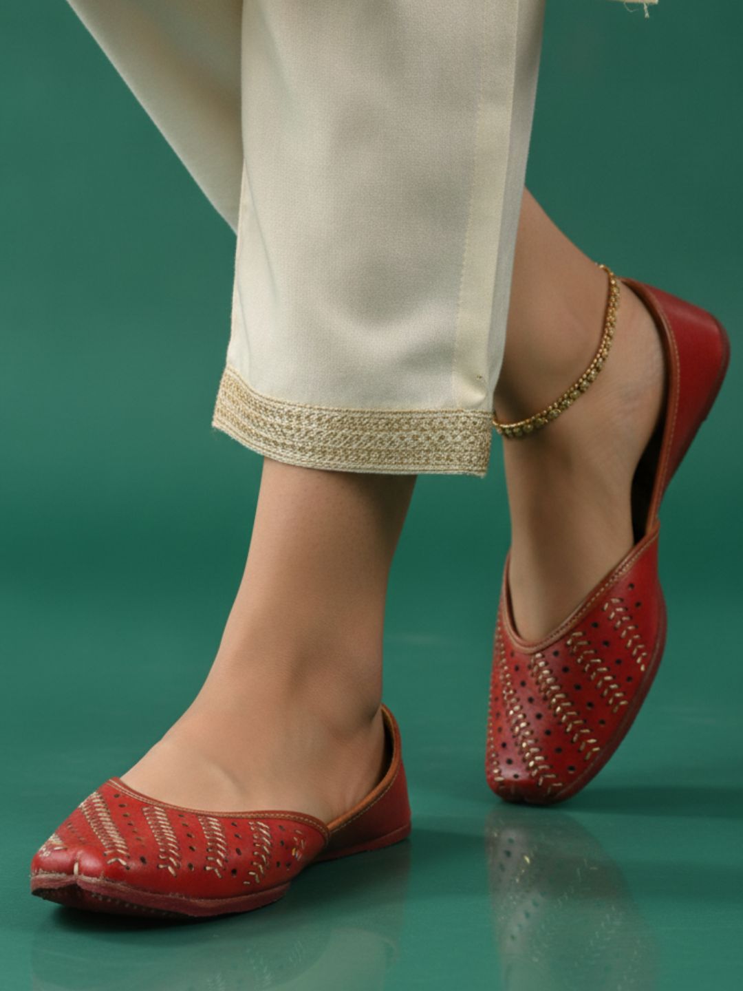 Desi Colour Women Indian Ethnic Footwear-Red Leather Zari