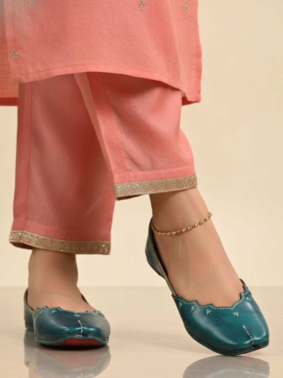 Desi Colour Women Indian Ethnic Footwear-Green Elegance