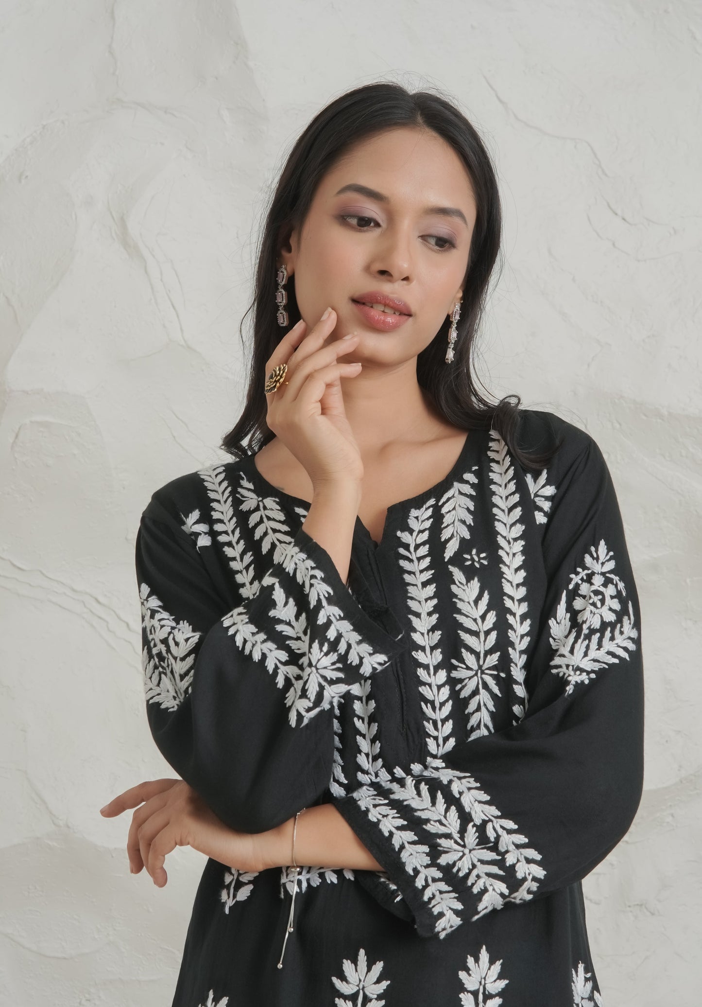 Gharana India Modal Fine Cotton Chikan Kari Kurta – Black