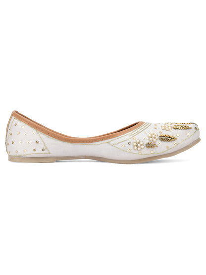Desi Colour Women Indian Ethnic Footwear-Off white Dabka