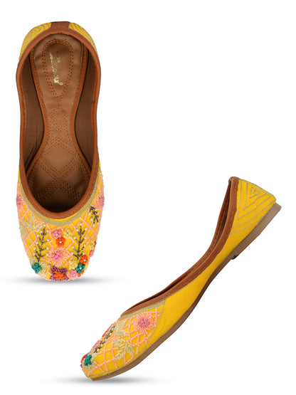 Desi Colour Women Indian Ethnic Footwear-Yellow Emb