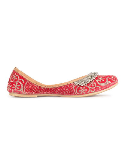 Desi Colour Women Indian Ethnic Footwear-Red Gungroo