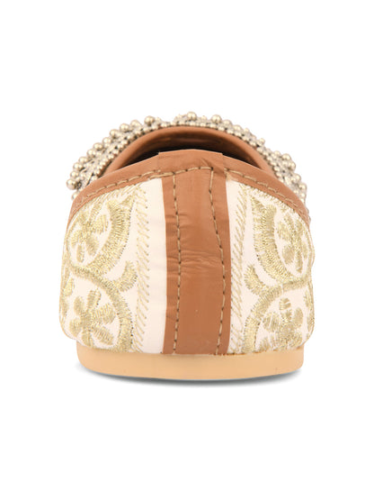 Desi Colour Women Indian Ethnic Footwear-Off White-Gungroo