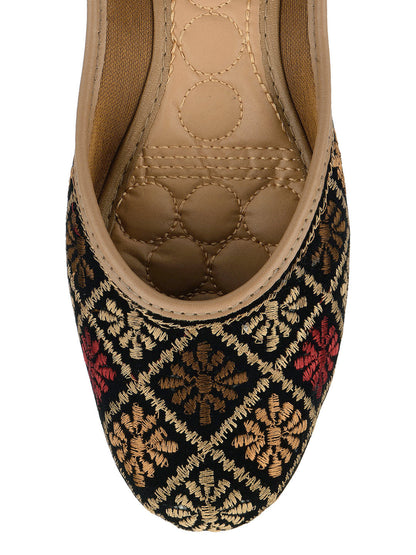 Desi Colour Women Indian Ethnic Footwear-Black Thread Work 2