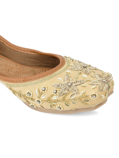 Desi Colour Women Indian Ethnic Footwear-Gold Dabka Flower