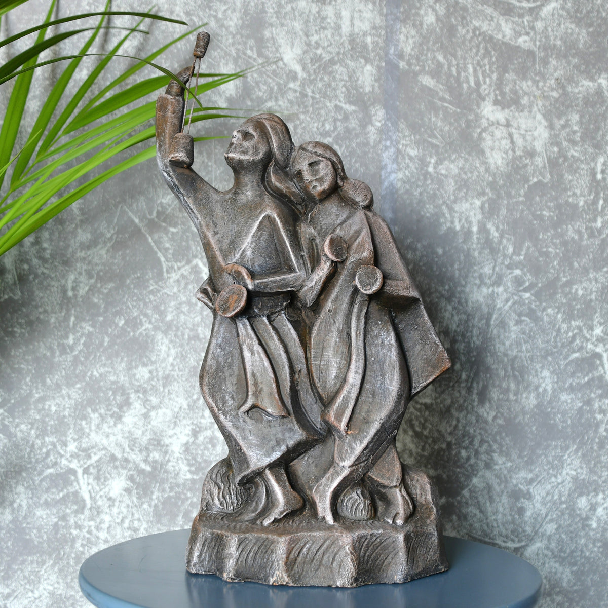 Sowpeace Premium Large Terracotta Minstrel Couple Tabletop Decor
