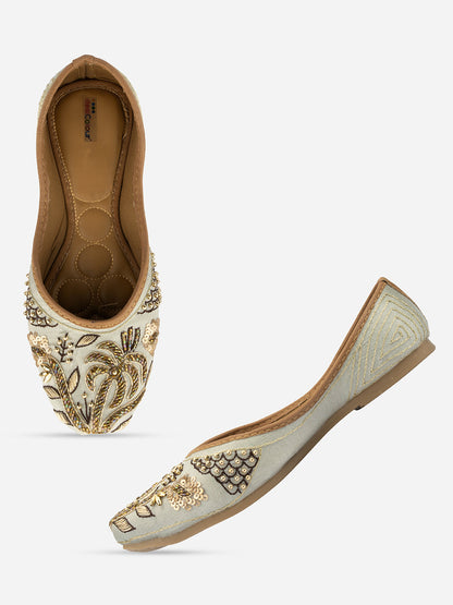 Desi Colour Women Indian Ethnic Footwear-Grey Emb