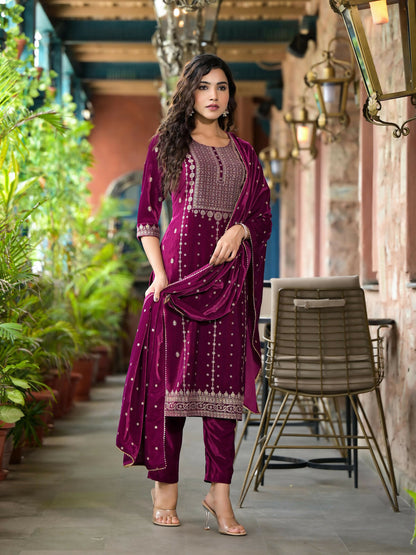 Juniper Women's Wine Ethnic Motif Printed Velvet Kurta Set With Lace