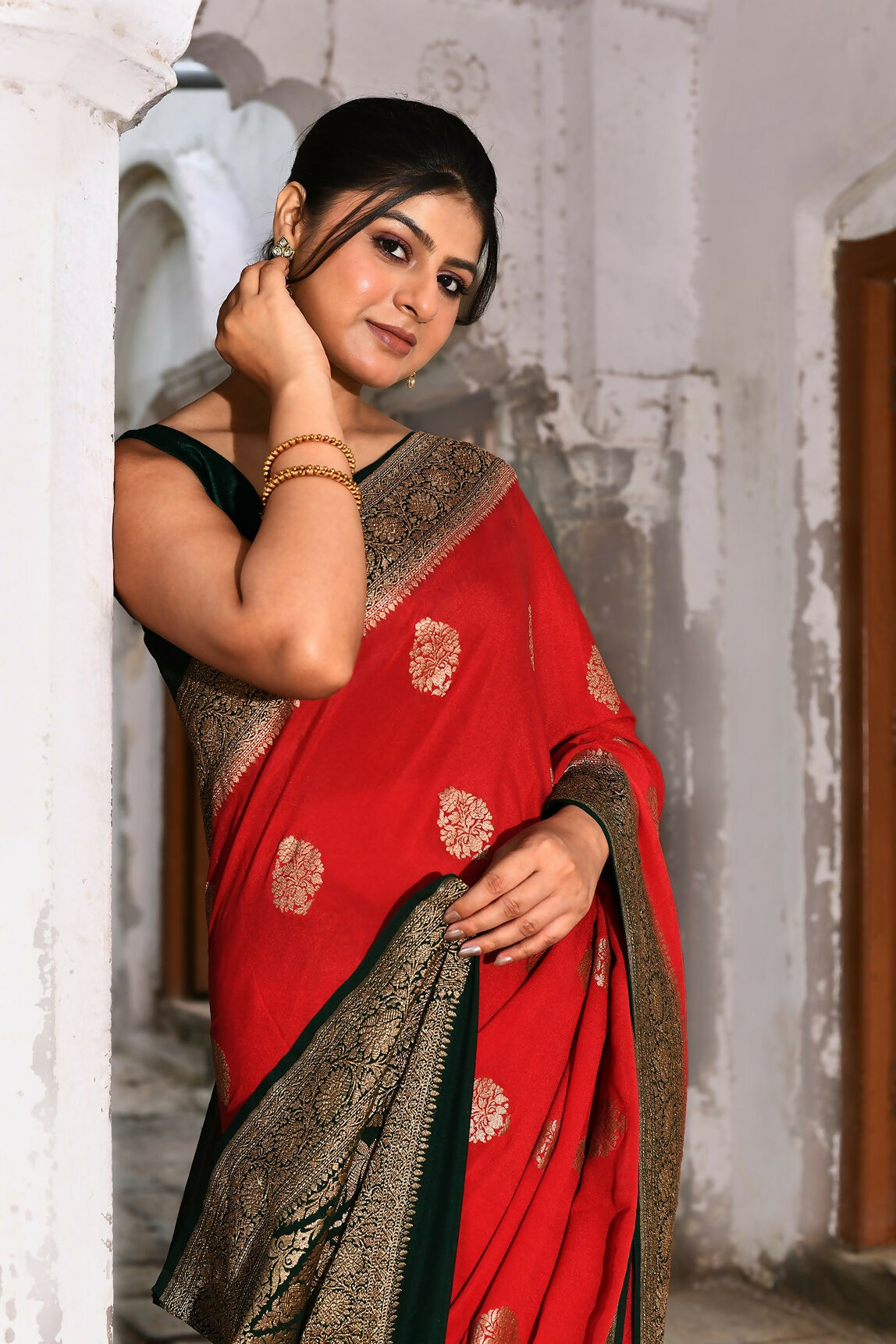 Joban Fashion Red Crepe Chiffon Pure Handloom Banarasi Silk Saree