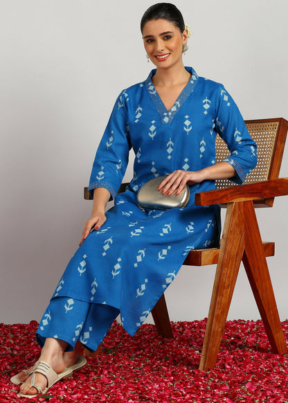 Aavyora Women's Blue Ikat Printed Ethnic Co-ord Set