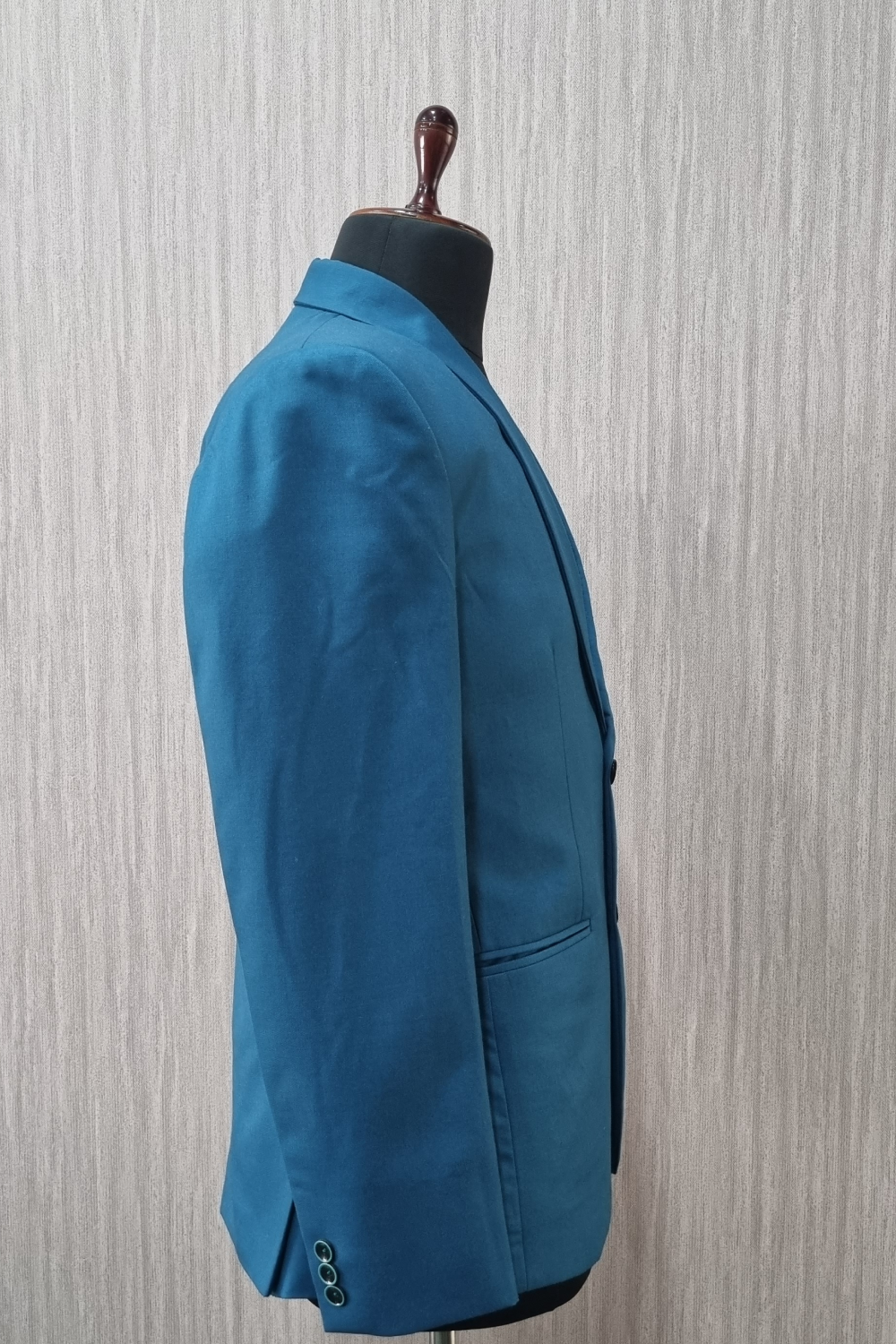 Sapphire Designer Men's Blazer by Hilo Design