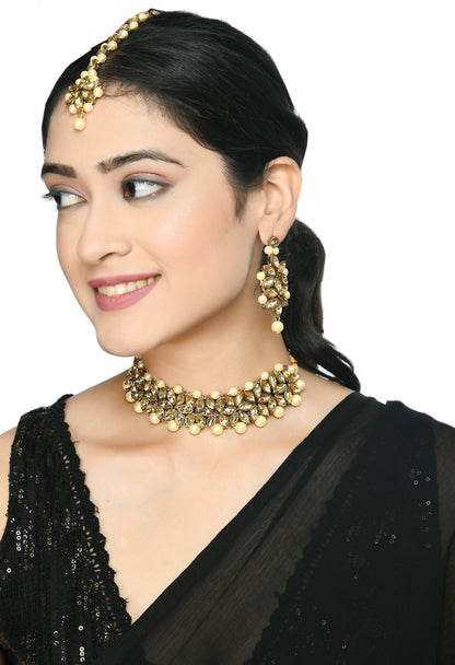 Mominos Fashion Johar Kamal Gold-Polished Brass Finish Kundan/Pearls Choker For Women (Golden)