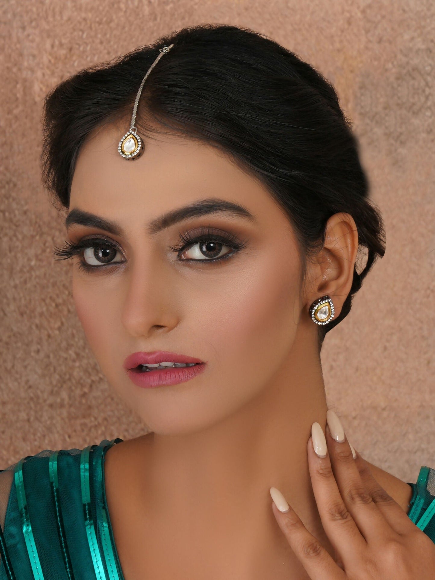 Dual Tone Kundan Maang Tikka with Earrings Jewellery Set (silver) - Ruby Raang
