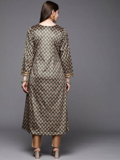 Ahalyaa Women Green & Cream-Coloured Floral Printed Velvet Kurta