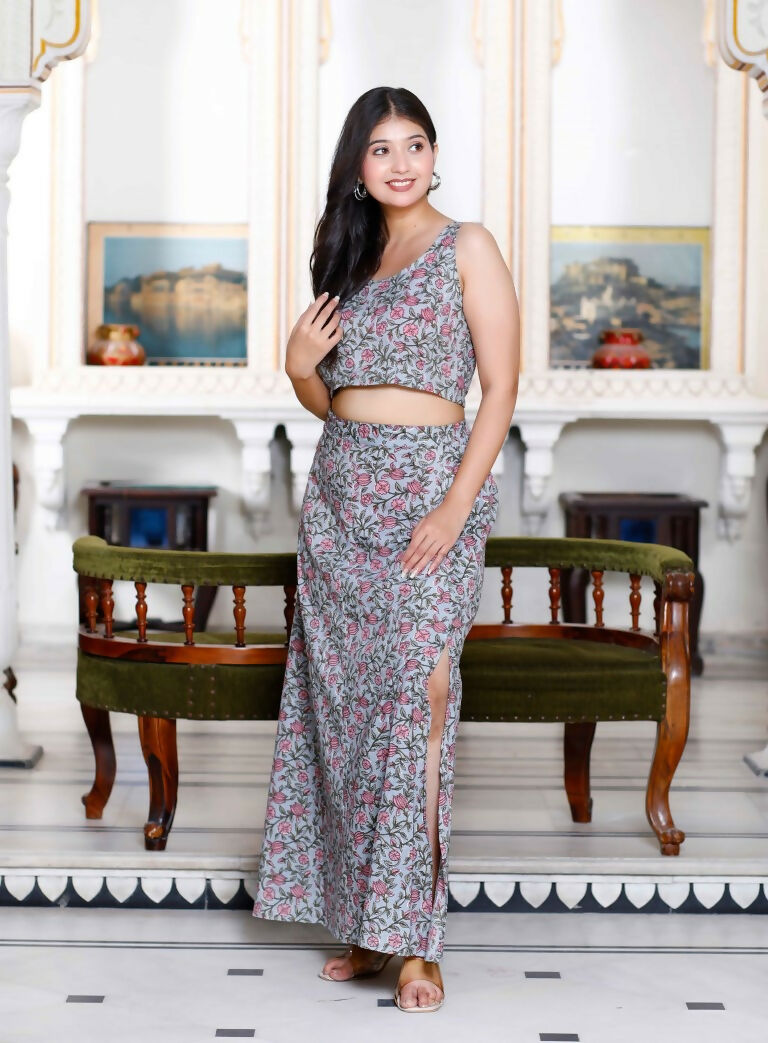 Miravan Women's Grey Floral Printed Crop Top And Skirt Co-Ord Set