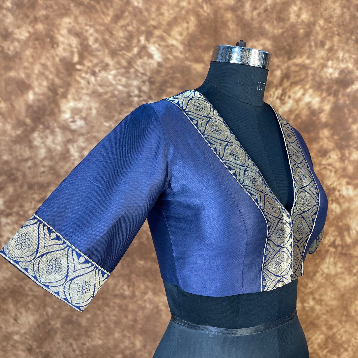 Deep Dive Lush Blue Coloured Silk / Broket Ready to Wear Blouse - kapda Tailor