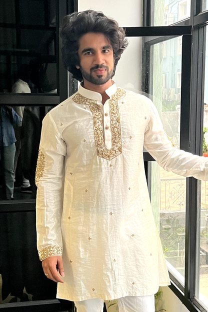 Designer Swachh Pattu Men's Kurta Set by Hilo Design