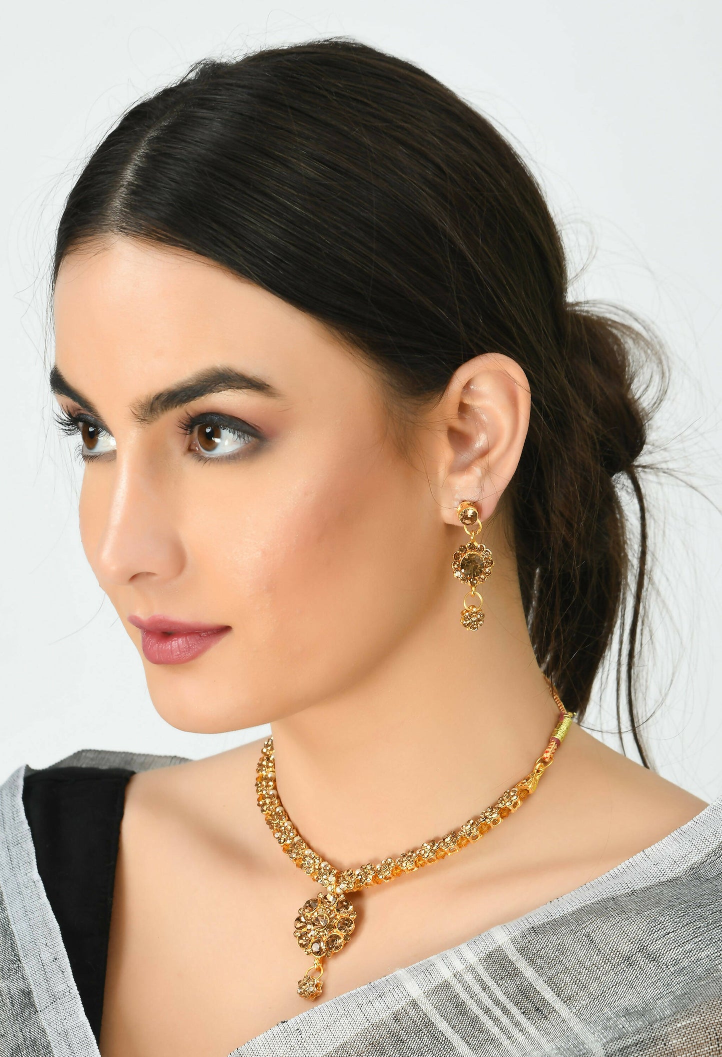 Mominos Fashion Johar Kamal Gold-Polished Brass Finish Stone Choker For Women (Golden)