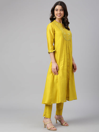 Janasya Women's Yellow Crepe Silk Solid Kurta With Pant