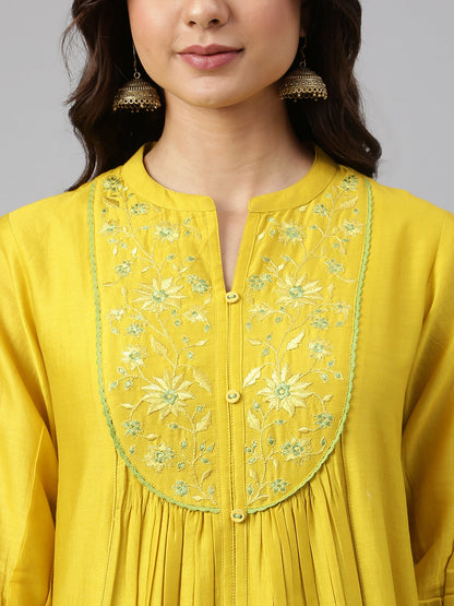 Janasya Women's Yellow Crepe Silk Solid Kurta With Pant