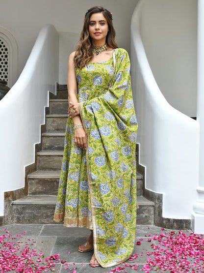 Janasya Women's Mustard Cotton Printed Kurta With Pant And Dupatta
