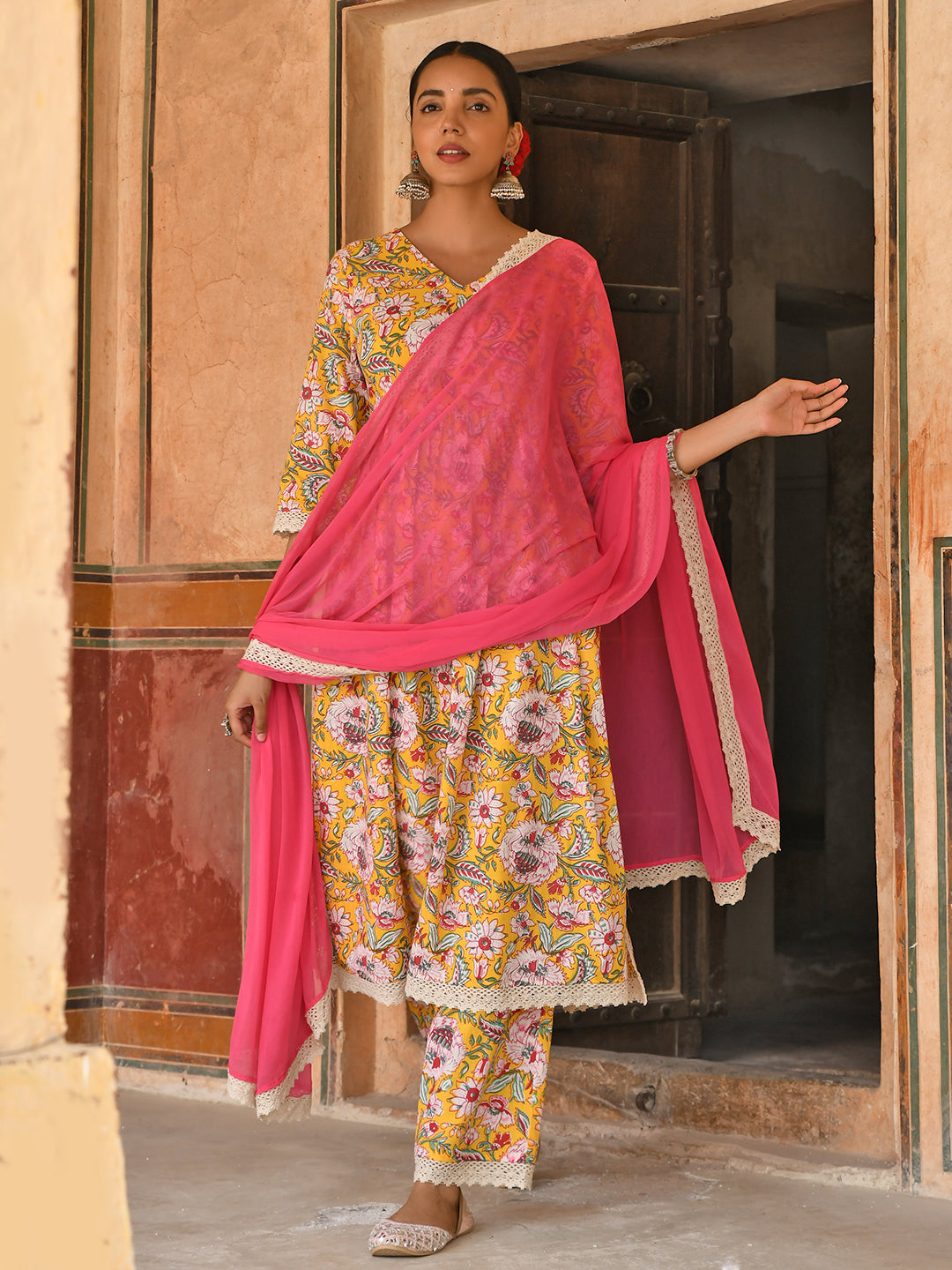 Janasya Women's Yellow Cotton Floral Print Kurta With Palazzo And Dupatta