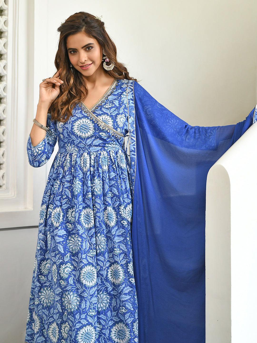 Janasya Women's Blue Cotton Floral Block Print Kurta With Flared Palazzo And Dupatta