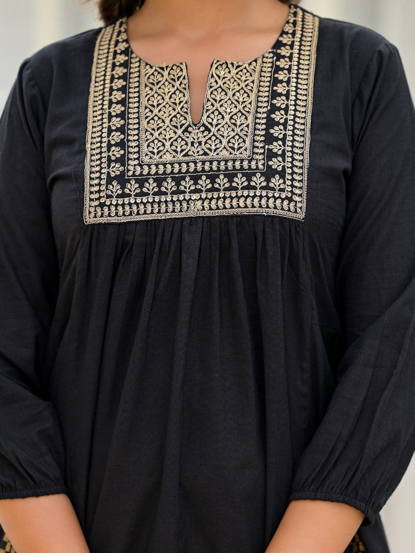 Juniper Women's Black Ethnic Motif Printed Tunic & Dhoti Pant Co-Ord Set For With Zari Embroidery