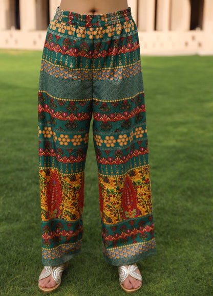 Juniper Women's Green Viscose Rayon Printed Kurta Set