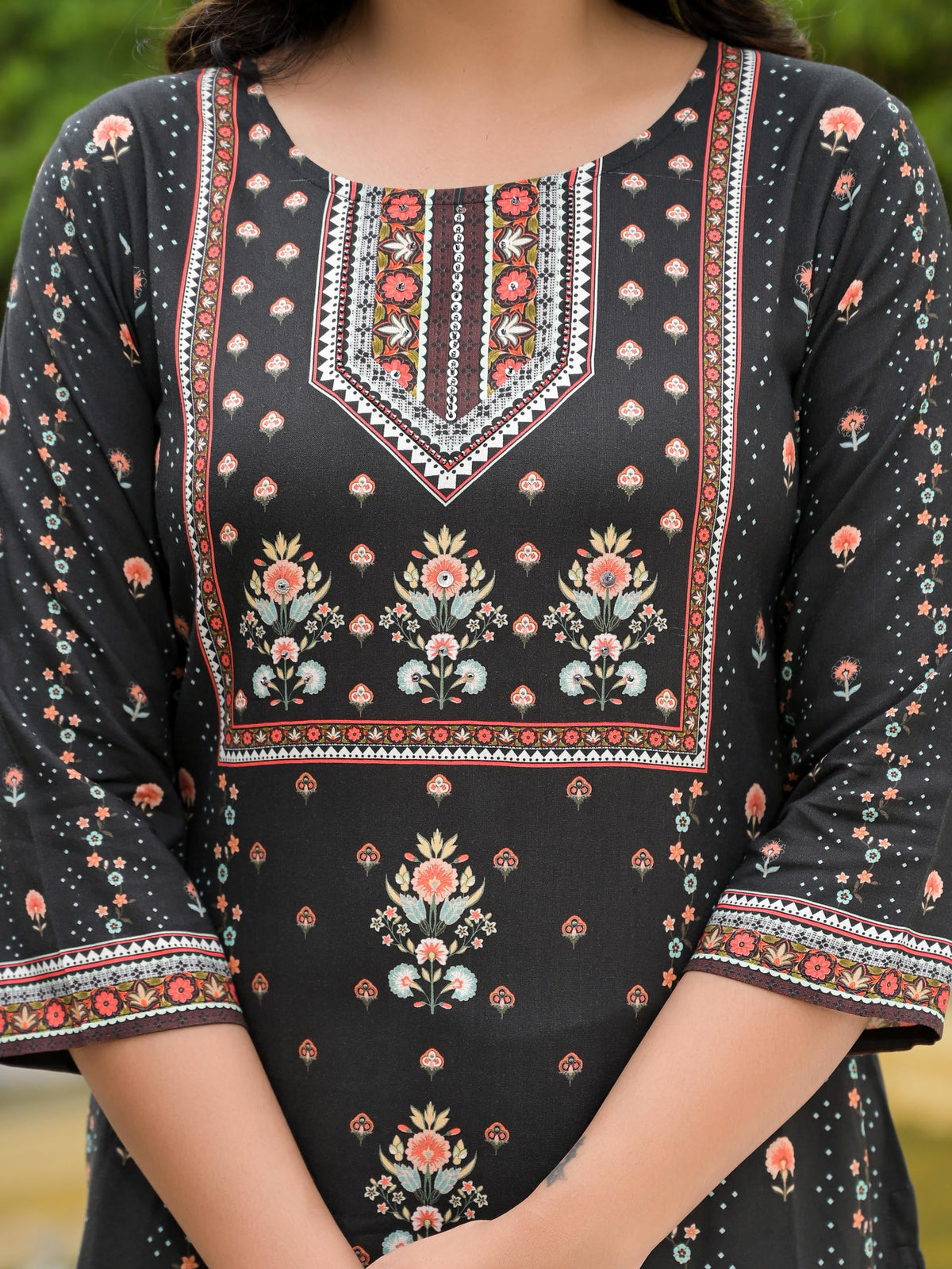 Juniper Women's Black Viscose Rayon Printed Kurta Set