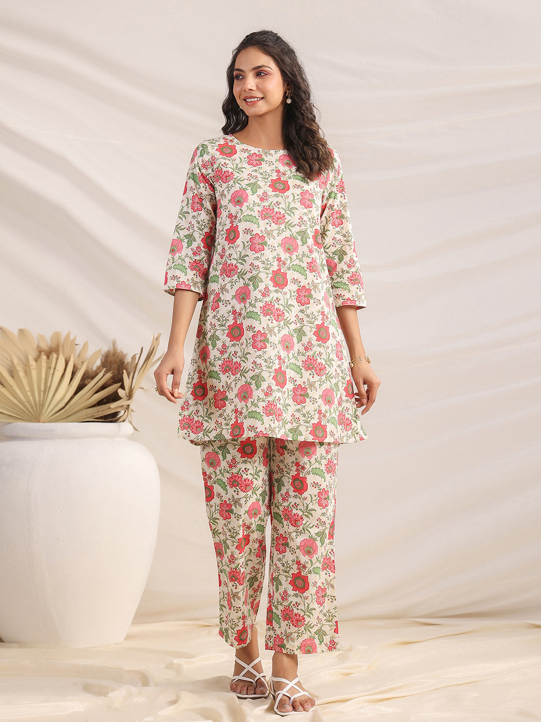 Janasya A-Line Cambric Beige Floral Round Neck Co-Ords