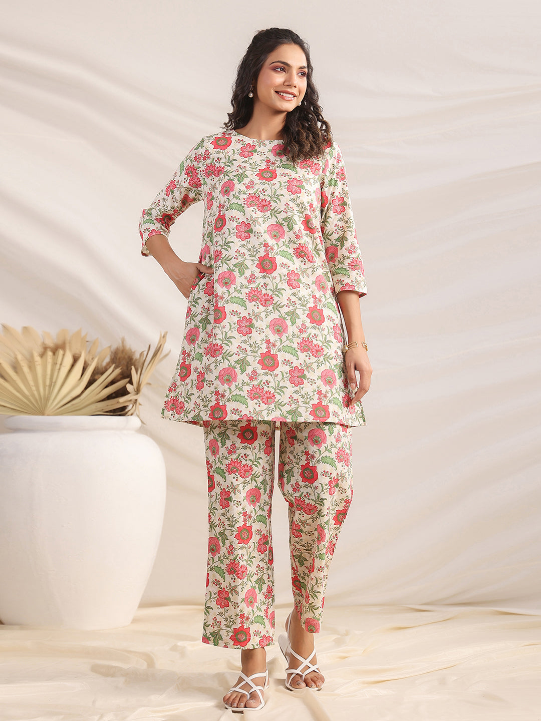 Janasya A-Line Cambric Beige Floral Round Neck Co-Ords