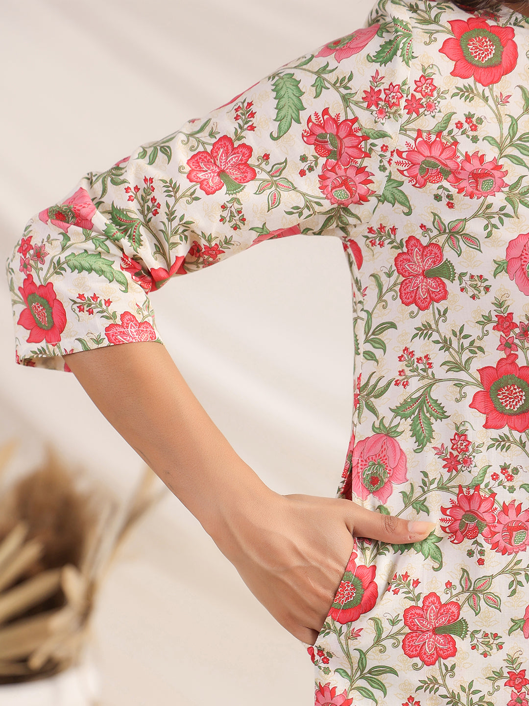 Janasya A-Line Cambric Beige Floral Round Neck Co-Ords